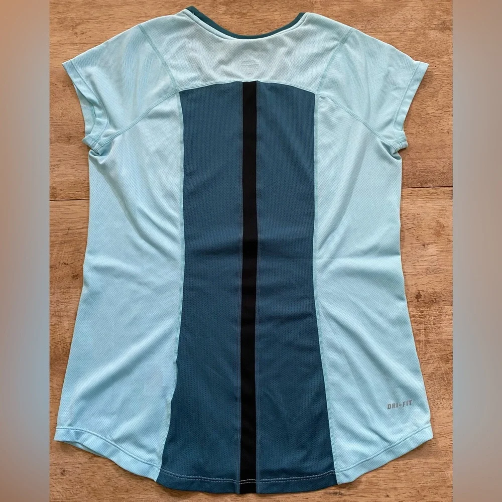 Nike Dri Fit Women’s Size Medium Blue Running Racer Athletic‎ Tee
